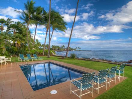 Poipu Beach Park and Brennecke's Beach in Poipu, Kauai, Hawaii ...